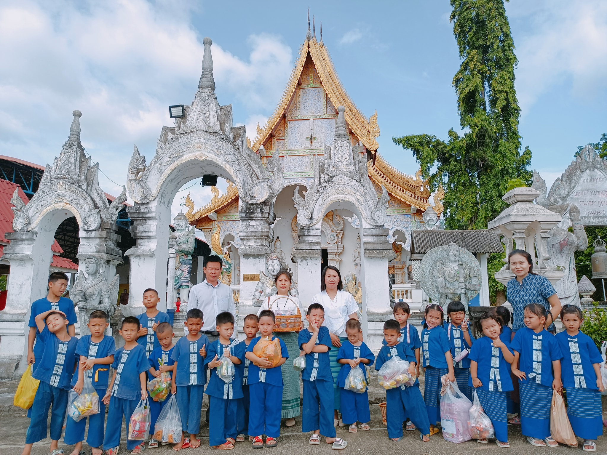 กิจกรรมแห่เทียนพรรษา